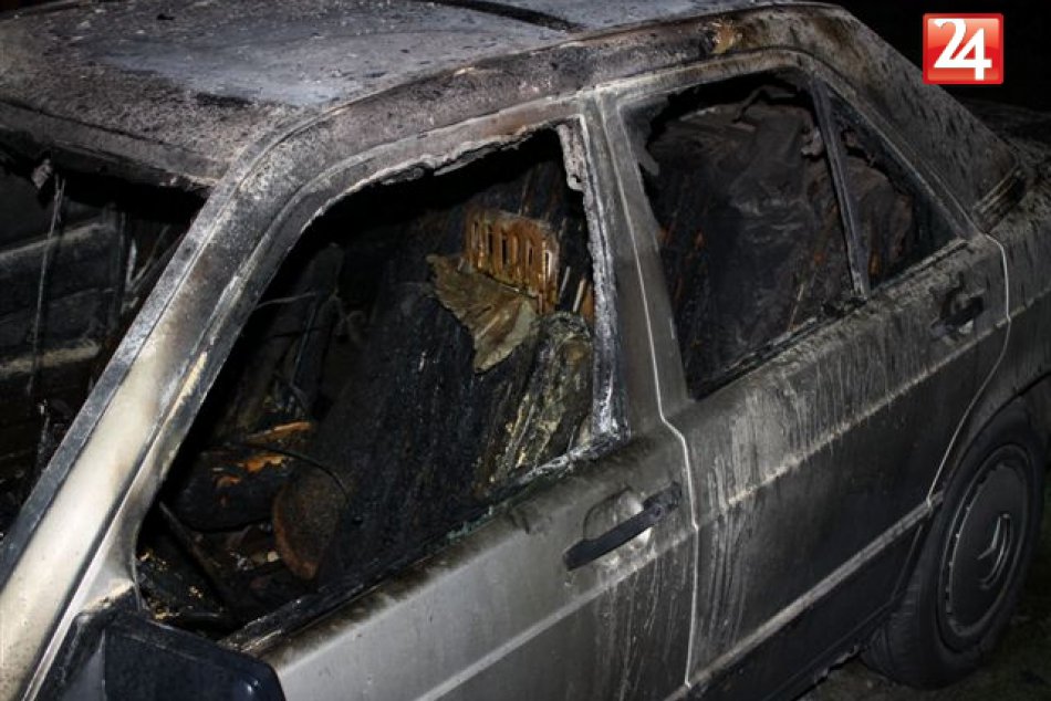 Ilustračný obrázok k článku Škody po požiari niekoľkých áut v Rači sa vyšplhali na viac ako 25-tisíc eur